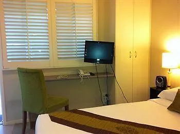 Brisbane Street Studios Aparthotel
