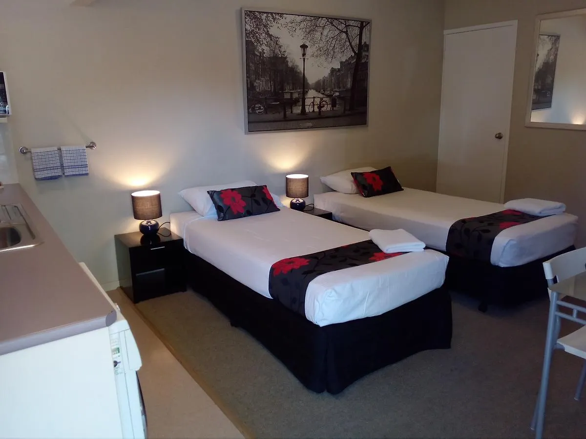 Brisbane Street Studios Aparthotel